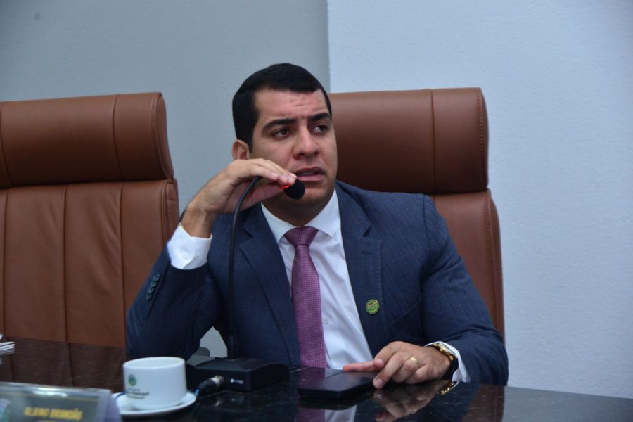 5c73927f-8040-40cc-a302-ec4c451a77e7-1